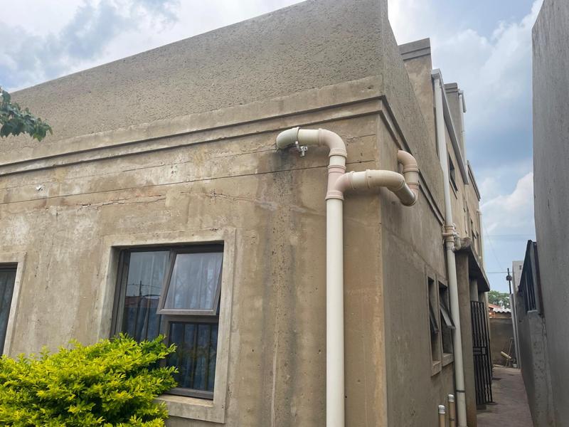 6 Bedroom Property for Sale in Moroka Gauteng