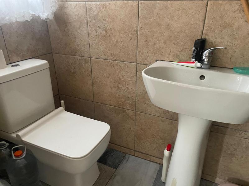 6 Bedroom Property for Sale in Moroka Gauteng