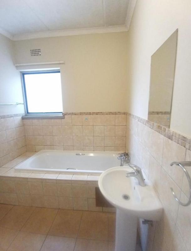 2 Bedroom Property for Sale in Noordwyk Gauteng