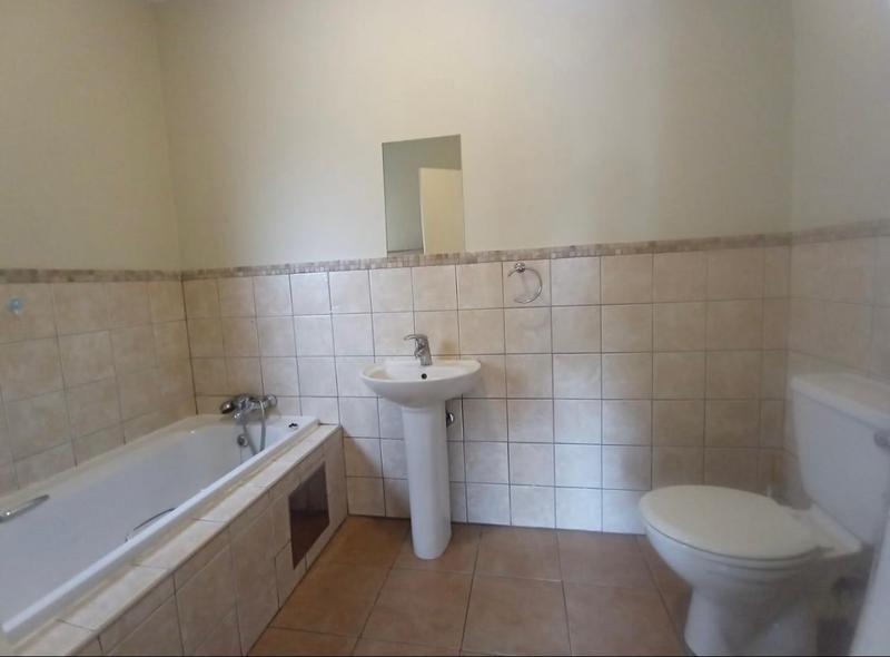 2 Bedroom Property for Sale in Noordwyk Gauteng