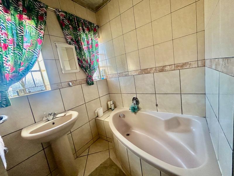 3 Bedroom Property for Sale in Vanderbijlpark CE 2 Gauteng