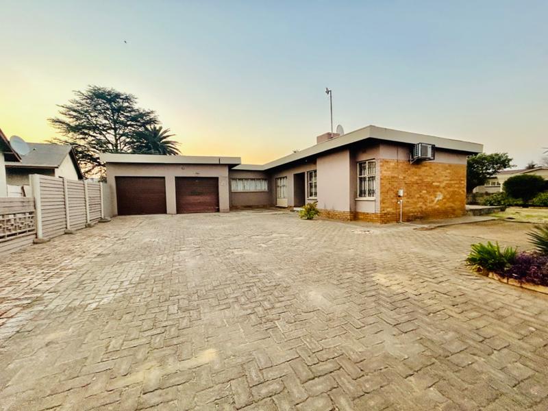 3 Bedroom Property for Sale in Vanderbijlpark CE 4 Gauteng