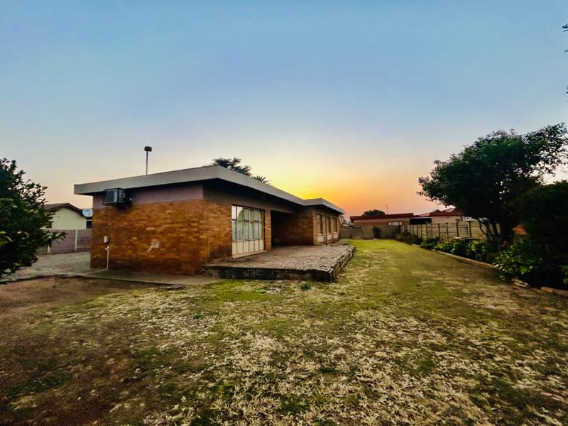 3 Bedroom Property for Sale in Vanderbijlpark CE 4 Gauteng