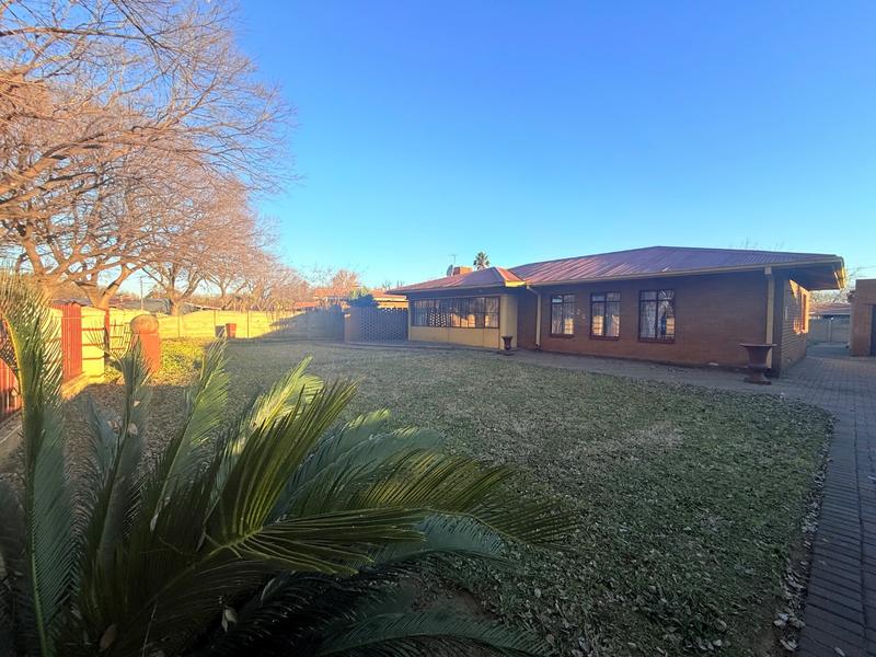 3 Bedroom Property for Sale in Vanderbijlpark CW 5 Gauteng