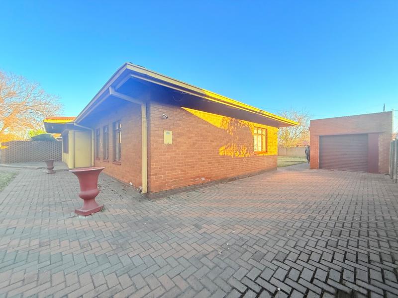 3 Bedroom Property for Sale in Vanderbijlpark CW 5 Gauteng