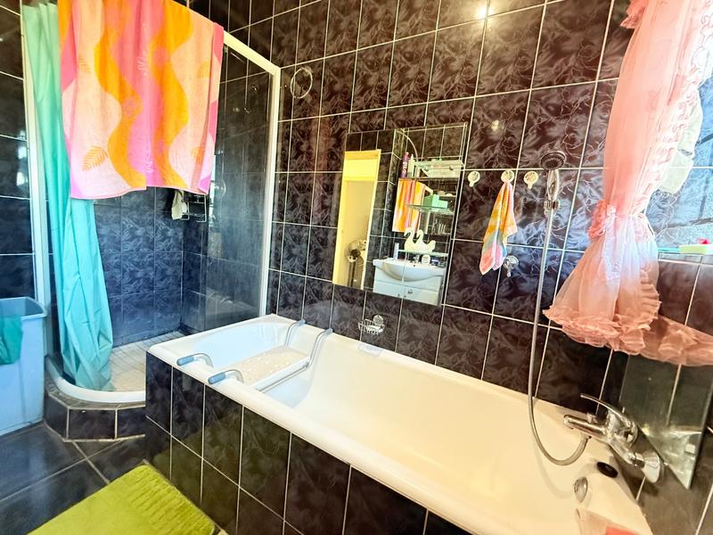 3 Bedroom Property for Sale in Vanderbijlpark Cw 6 Gauteng