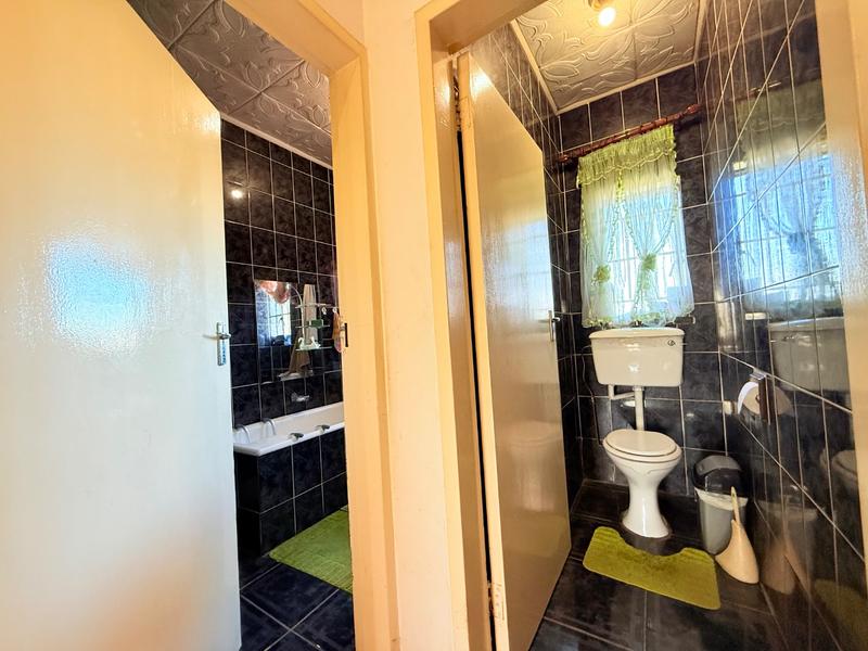 3 Bedroom Property for Sale in Vanderbijlpark Cw 6 Gauteng