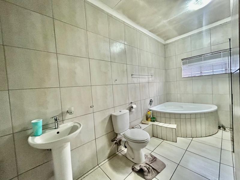 3 Bedroom Property for Sale in Vanderbijlpark Cw 6 Gauteng