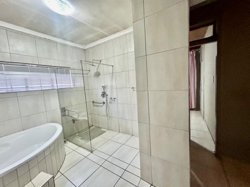 3 Bedroom Property for Sale in Vanderbijlpark Cw 6 Gauteng