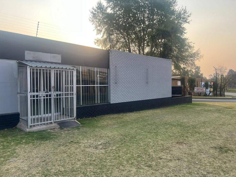 To Let commercial Property for Rent in Geduld Gauteng