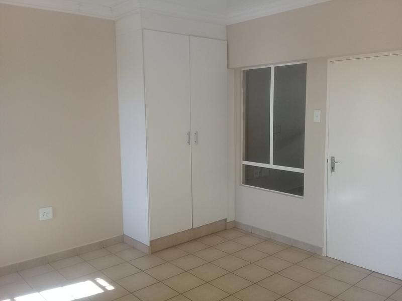 To Let 1 Bedroom Property for Rent in Buccleuch Gauteng