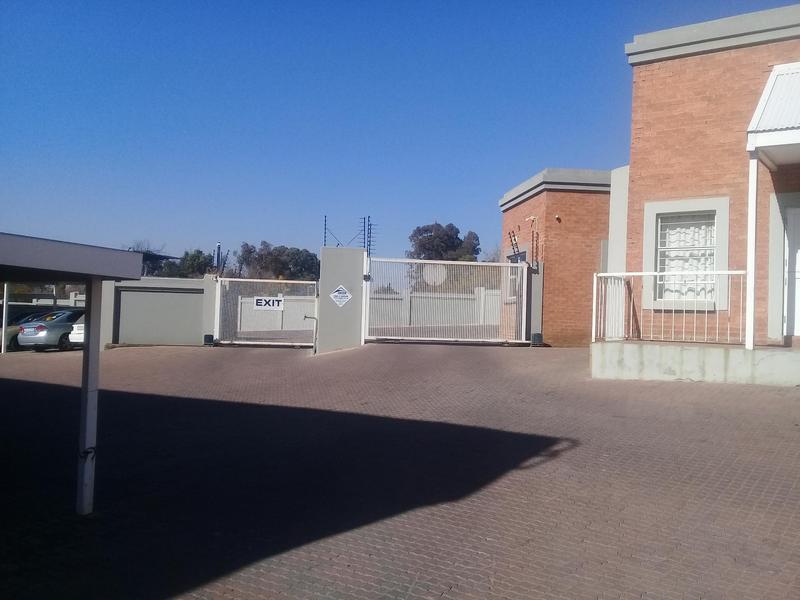 To Let 1 Bedroom Property for Rent in Buccleuch Gauteng