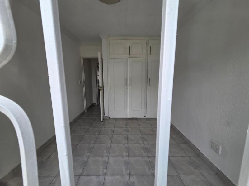To Let 1 Bedroom Property for Rent in Buccleuch Gauteng