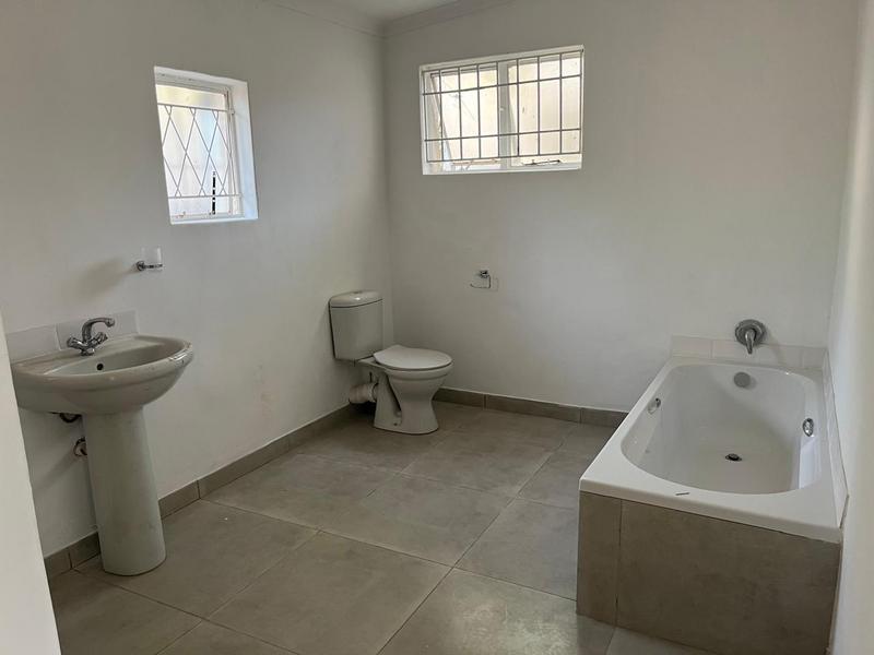 To Let 2 Bedroom Property for Rent in Blairgowrie Gauteng