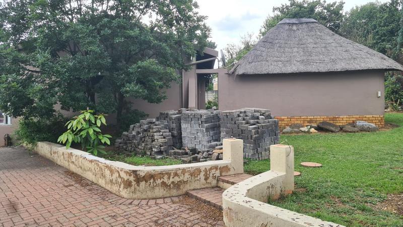 To Let 3 Bedroom Property for Rent in Vorna Valley Gauteng