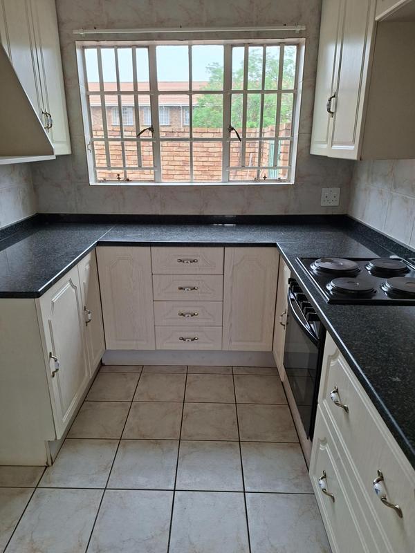 To Let 3 Bedroom Property for Rent in Clubview Gauteng