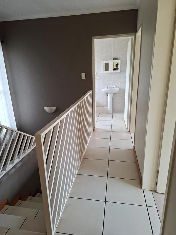 To Let 3 Bedroom Property for Rent in Clubview Gauteng