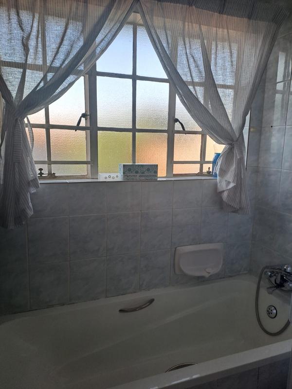 To Let 3 Bedroom Property for Rent in Clubview Gauteng