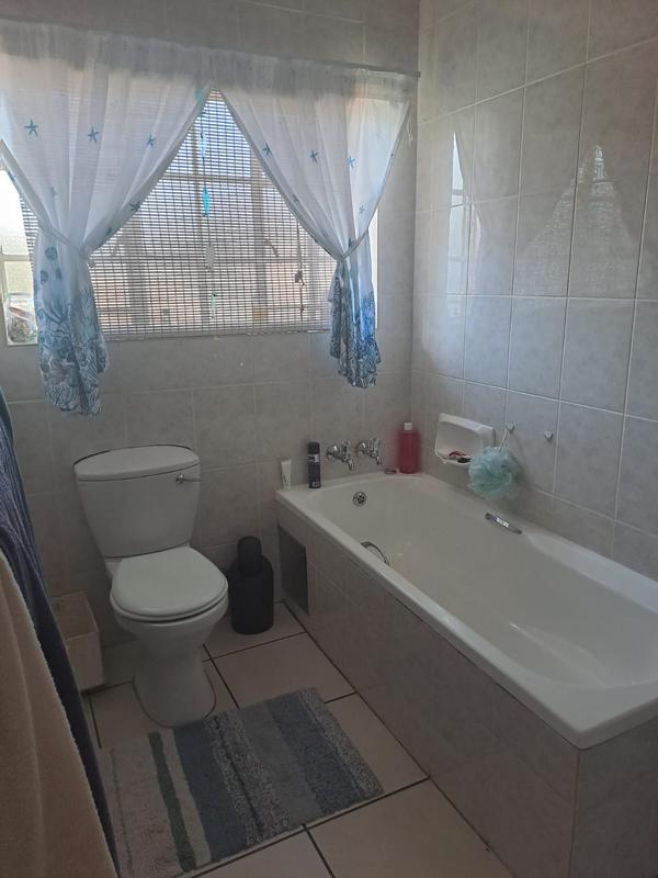To Let 3 Bedroom Property for Rent in Clubview Gauteng