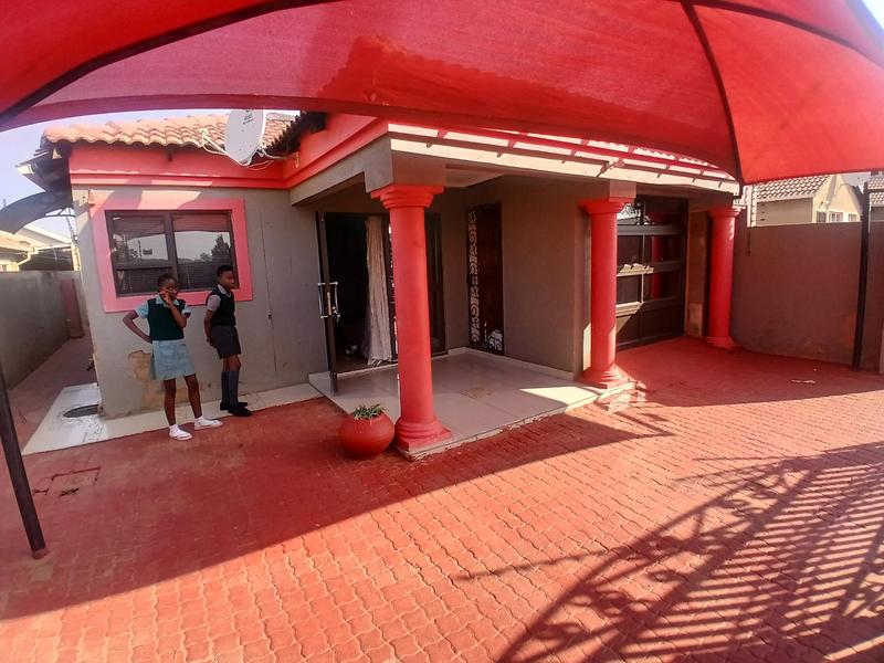2 Bedroom Property for Sale in Mahube Valley Gauteng