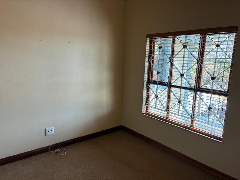 To Let 4 Bedroom Property for Rent in Waterkloof Ridge Gauteng