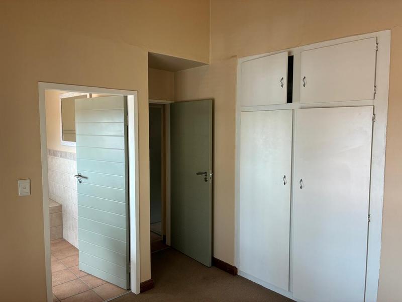 To Let 4 Bedroom Property for Rent in Waterkloof Ridge Gauteng