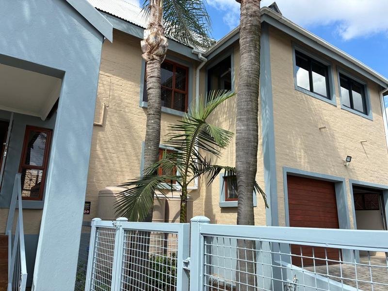 To Let 4 Bedroom Property for Rent in Waterkloof Ridge Gauteng