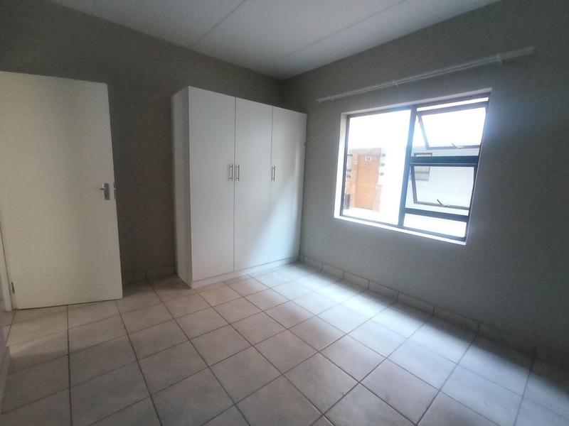 To Let 2 Bedroom Property for Rent in Groblerpark Gauteng