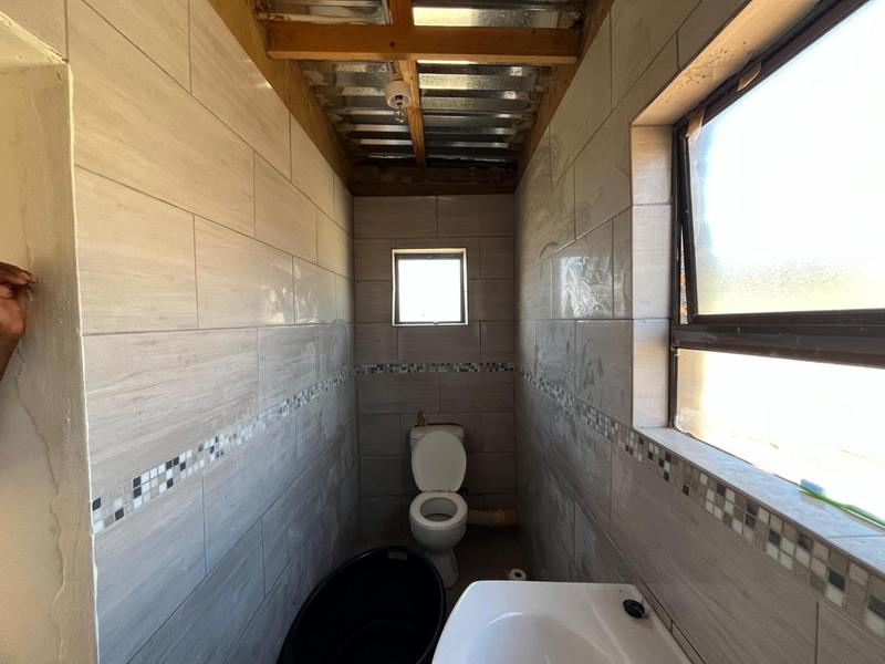 1 Bedroom Property for Sale in Lenasia South Gauteng