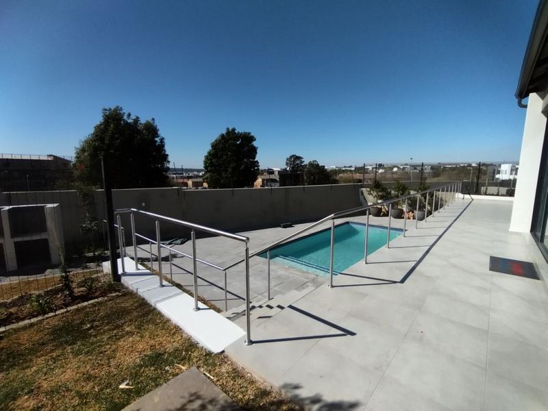 To Let 2 Bedroom Property for Rent in Carlswald Gauteng