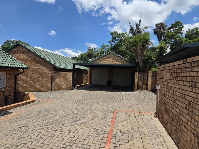 2 Bedroom Property for Sale in Wapadrand Gauteng