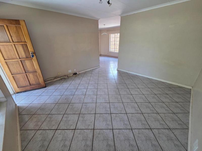 2 Bedroom Property for Sale in Wapadrand Gauteng