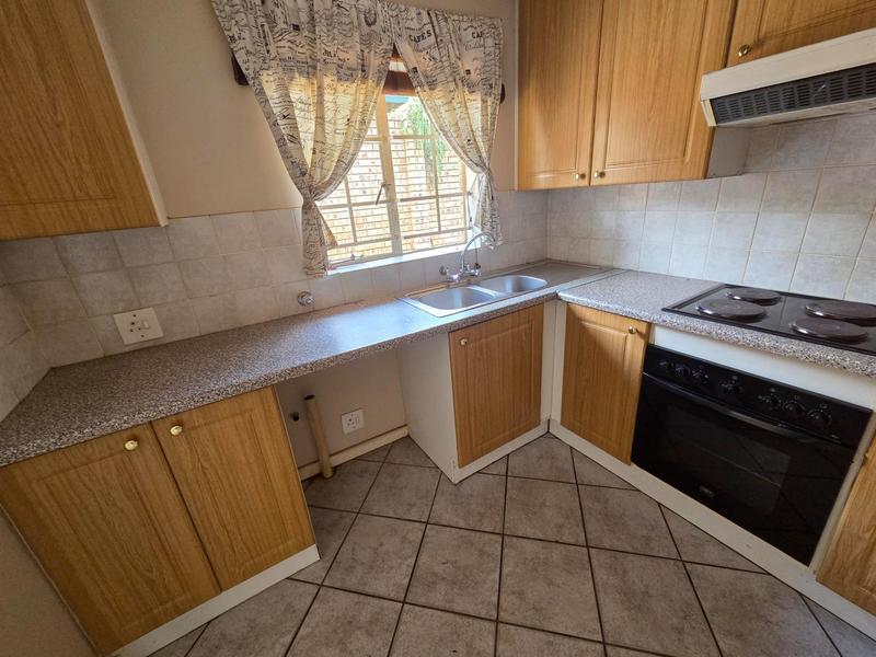 2 Bedroom Property for Sale in Wapadrand Gauteng