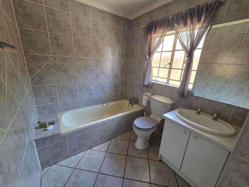 2 Bedroom Property for Sale in Wapadrand Gauteng