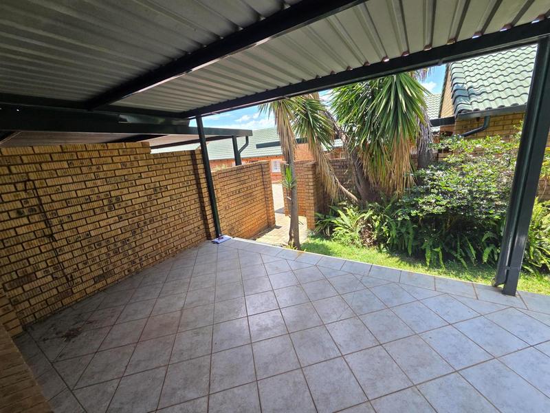 2 Bedroom Property for Sale in Wapadrand Gauteng