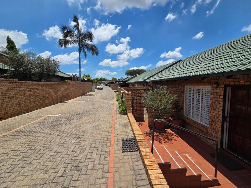 2 Bedroom Property for Sale in Wapadrand Gauteng