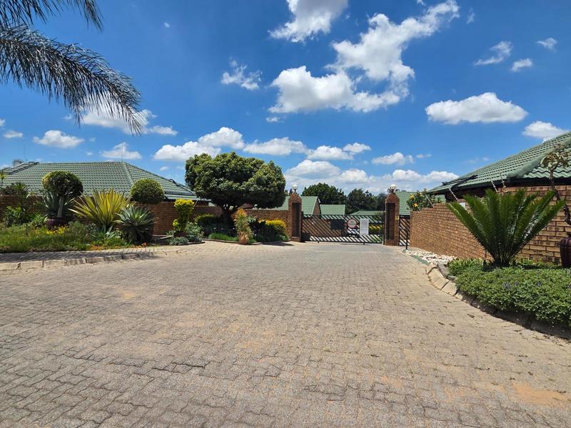 2 Bedroom Property for Sale in Wapadrand Gauteng