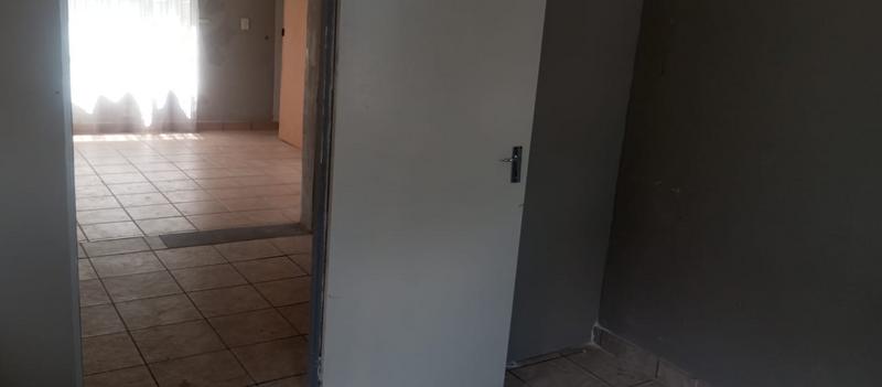 To Let 1 Bedroom Property for Rent in Gezina Gauteng