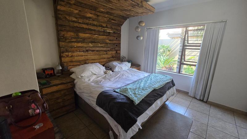 2 Bedroom Property for Sale in Bardene Gauteng