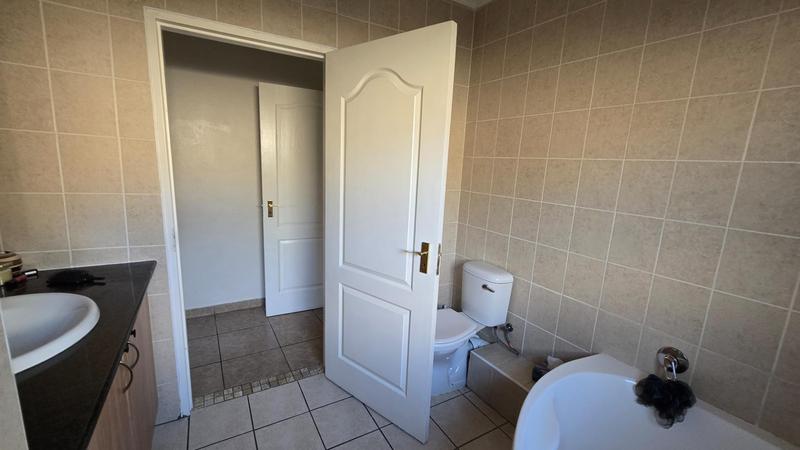 2 Bedroom Property for Sale in Bardene Gauteng