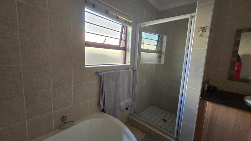 2 Bedroom Property for Sale in Bardene Gauteng
