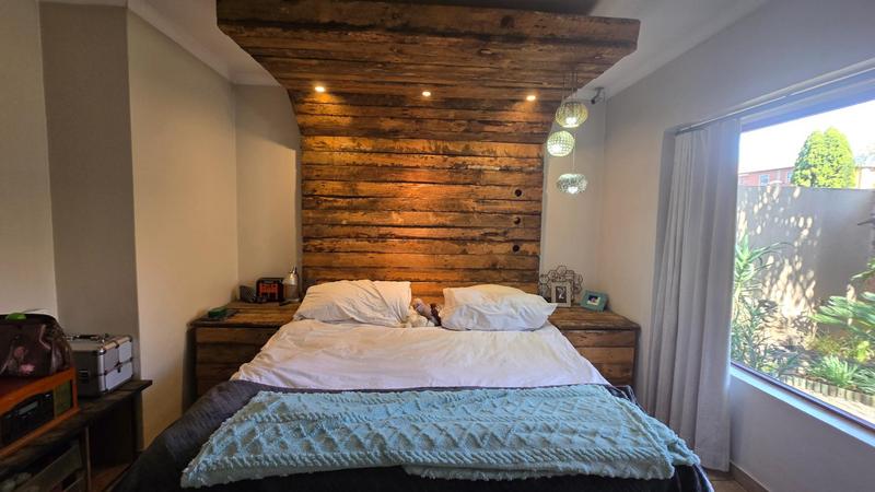 2 Bedroom Property for Sale in Bardene Gauteng