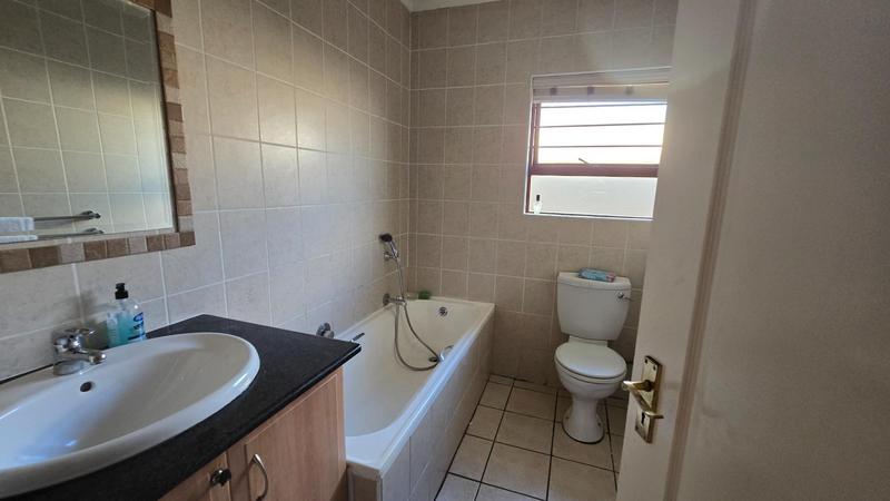 2 Bedroom Property for Sale in Bardene Gauteng