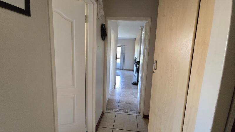 2 Bedroom Property for Sale in Bardene Gauteng