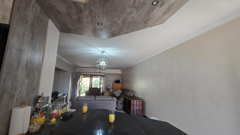 2 Bedroom Property for Sale in Bardene Gauteng