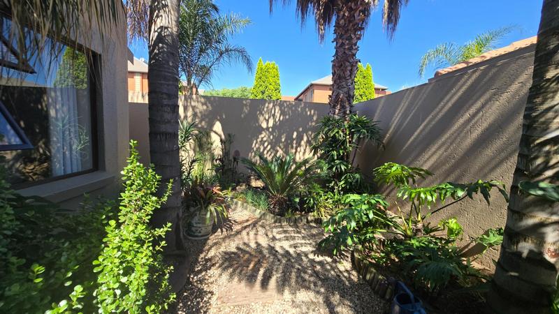 2 Bedroom Property for Sale in Bardene Gauteng