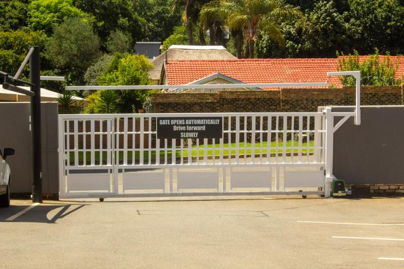 To Let commercial Property for Rent in Helderkruin Gauteng