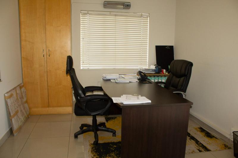 To Let commercial Property for Rent in Helderkruin Gauteng