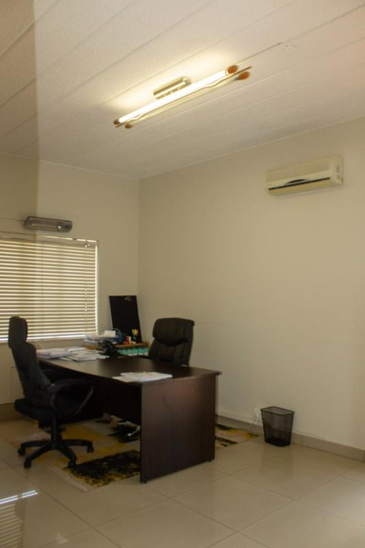 To Let commercial Property for Rent in Helderkruin Gauteng
