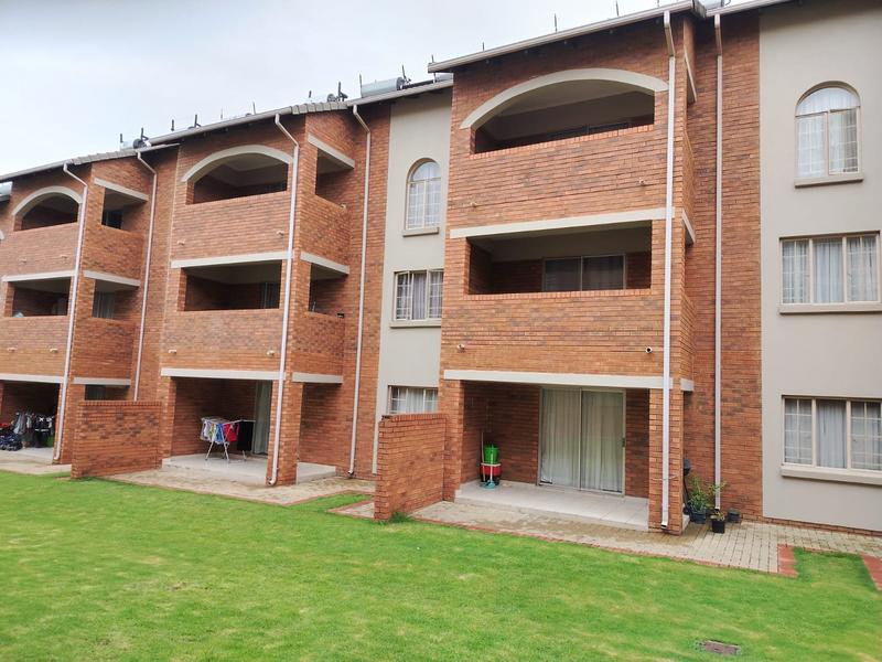To Let 2 Bedroom Property for Rent in Monavoni Gauteng